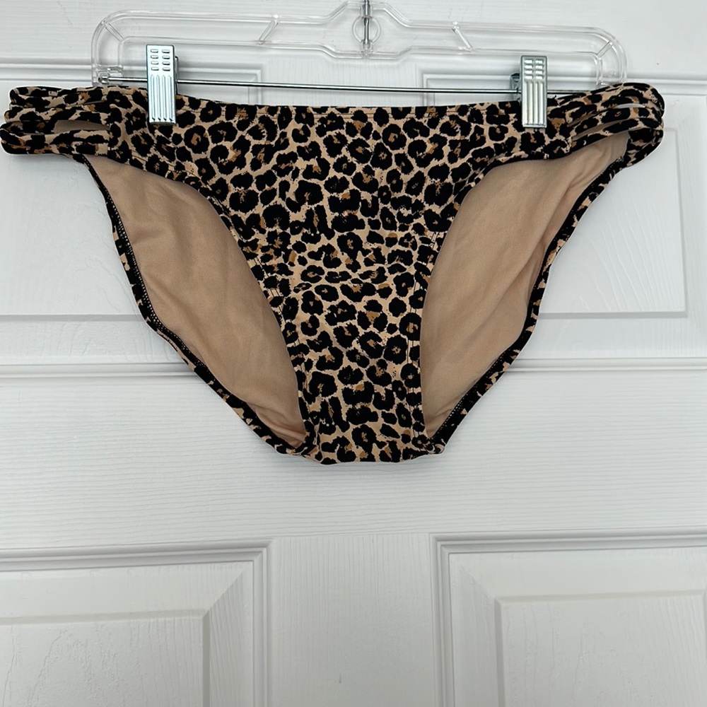 NWOT Animal print swim bottoms